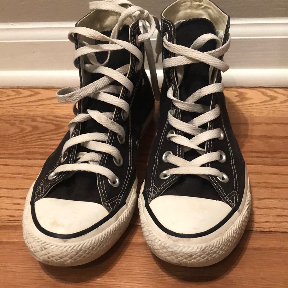 Black High Top Converse -Size 7 but fits like an 8